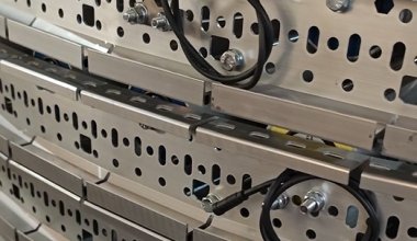 鋁型材多楔帶輸送機(jī)與轉(zhuǎn)彎?rùn)C(jī)：工業(yè)輸送的得力助手